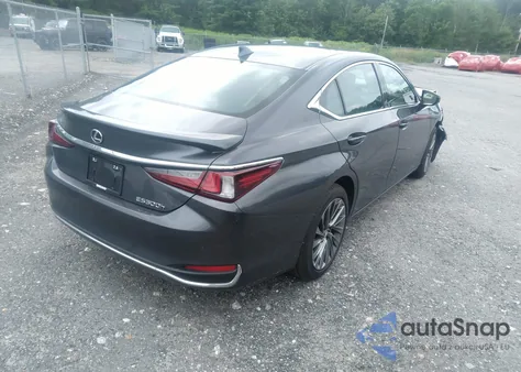 2025 Lexus 300 из США, поврежденный, VIN 58AFA1C19SU062451